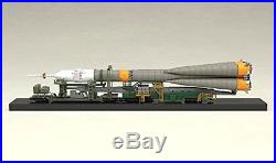 1/150 Plastic Model Soyuz Rocket + Carrier Train 1/150 Scale PS Assembled