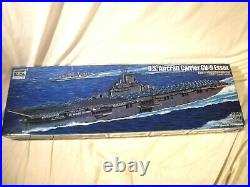 1/350 Trumpeter US Navy Aircraft Carrier USS Essex CV 9 1943 # 5602