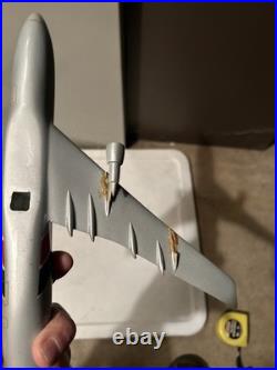 2 Flying Tigers Cargo Boeing 747 & American Md-11 Desk Top Model Airplanes