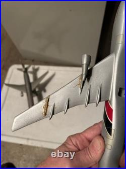 2 Flying Tigers Cargo Boeing 747 & American Md-11 Desk Top Model Airplanes