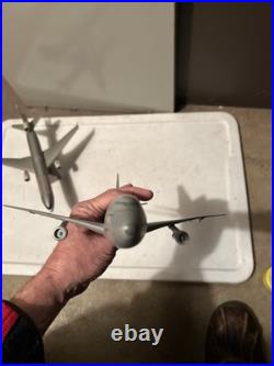 2 Flying Tigers Cargo Boeing 747 & American Md-11 Desk Top Model Airplanes