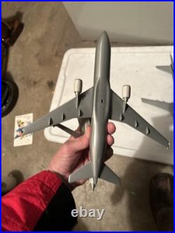 2 Flying Tigers Cargo Boeing 747 & American Md-11 Desk Top Model Airplanes