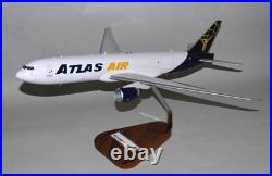 Atlas Air Cargo Boeing 777-200F Desk Top Display 1/100 Jet Model SC Airplane