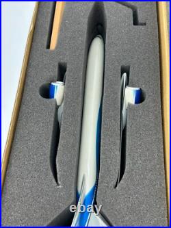 Boeing 7E7 Dreamliner Project 1 200 House Colors Collector's Edition Boxed Boeing 7E7 Dreamliner Project 1 200 House Colors Collector's Edition Boxed