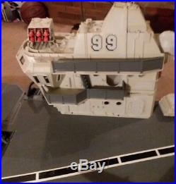 GI JOE USS FLAGG AIRCRAFT CARRIER Vintage Figure Playset 1985 NEAR COMPLETE