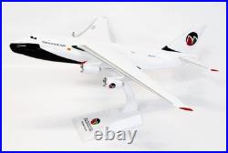 Lupa Maximus Air UAE Antonov AN-124 New Hue UR-ZYD Desk 1/200 Model AV Airplane