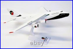 Lupa Maximus Air UAE Antonov AN-124 New Hue UR-ZYD Desk 1/200 Model AV Airplane
