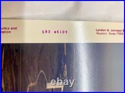 NASA 905 Photo Shuttle Carrier Aircraft 747 Red S83-46109 & Cap Discovery