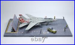 (Pre-Order) Aircraft Carrier Deck diorama /w F-14A & Crews 172 Pro Built Model