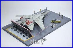 (Pre-Order) Aircraft Carrier Deck diorama /w F-14A & Crews 172 Pro Built Model