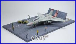 (Pre-Order) Aircraft Carrier Deck diorama /w F-14A & Crews 172 Pro Built Model