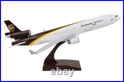 Skymarks SKR1086 UPS McDonnell Douglas MD-11F N821UP Desk Model 1/200 Airplane