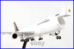 Skymarks SKR1113 UPS Worldwide Services Boeing 747-8F Desk Model 1/200 Airplane