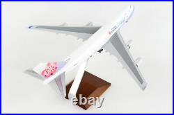 Skymarks SKR1117 China Airlines Cargo 747-400F B-18701 Desk Model 1/200 Airplane