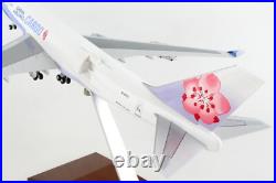 Skymarks SKR1117 China Airlines Cargo 747-400F B-18701 Desk Model 1/200 Airplane