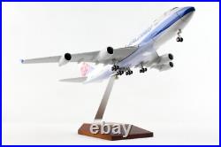 Skymarks SKR1117 China Airlines Cargo 747-400F B-18701 Desk Model 1/200 Airplane