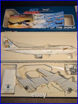 Tailwind International B747-400F Aircraft Desk Model 1200 Boeing NEW! WOW