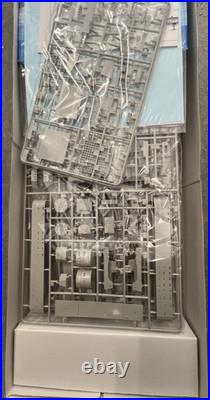 Trumpeter Admiral Kuznetsov 1350 Russian Aircraft Carrier 05606 Model Kit