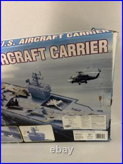 UNIVERSAL US AIRCRAFT CARRIER With 10 Die Cast Planes RARE Read Description