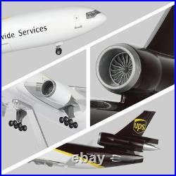 UPS McDonnell Douglas MD-11 N262UP Desk Display Model 1/130 Model AZ Airplane