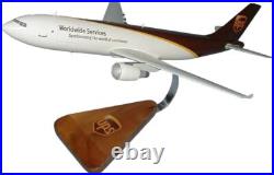 UPS Worldwide Parcel Services Airbus A300F Desk Display Model 1/100 SC Airplane