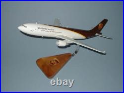 UPS Worldwide Parcel Services Airbus A300F Desk Display Model 1/100 SC Airplane