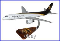 UPS Worldwide Services Boeing 757-200F Logo Base Desk 1/100 Model SC Airplane